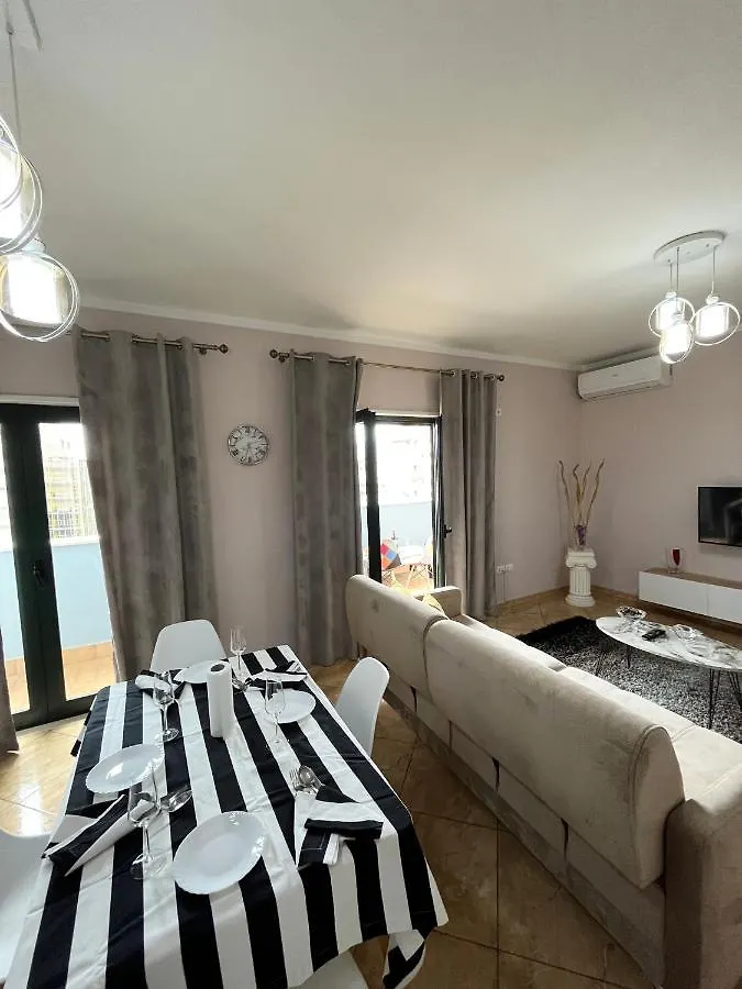 Center Apartment Easy Tirana