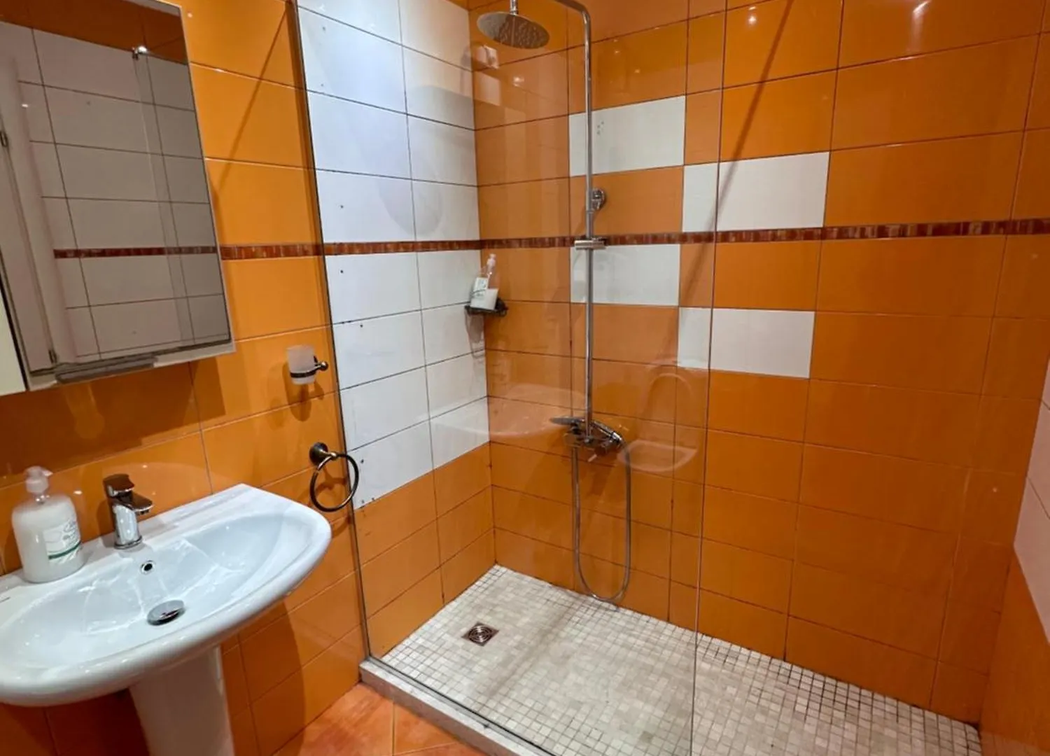 Center Apartment Easy Tirana
