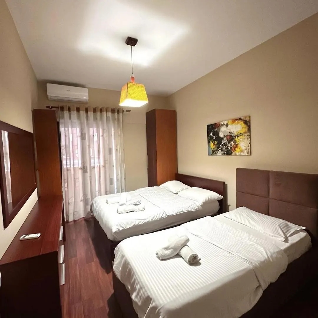Center Apartment Easy Tirana Albânia